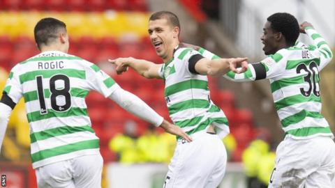 Celtic's Tom Rogic, Jozo Simunovic and Timothy Weah celebrate