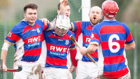 Kingusse celebrate scoring