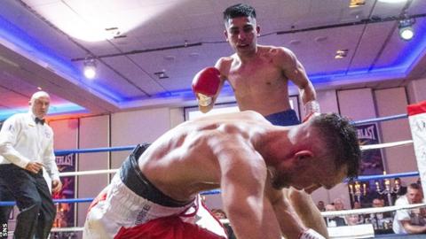Kash Farooq stops Kyle Williams