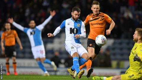Armstrong made his 150th senior appearance in the win over Hull