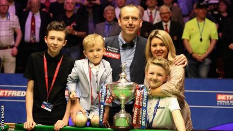 Mark Williams, Williams family and World Championship trophy
