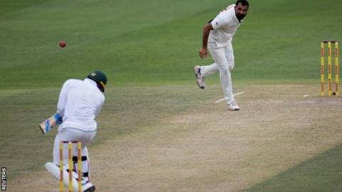 South Africa v India: Dangerous pitch halts Test - but ... - 480 x 270 jpeg 14kB