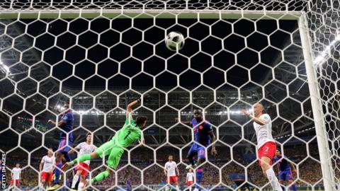 Poland concede a goal against Colombia at the 2018 World Cup