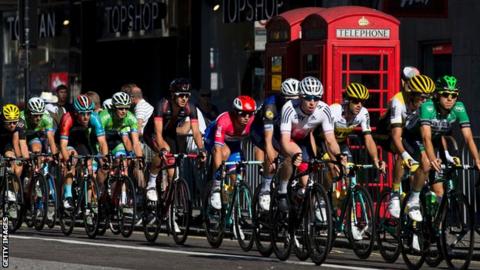 Tour of Britain rider in The Strand in 2016