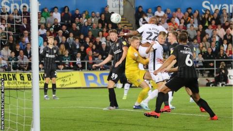 Andre Ayew scores for Swansea