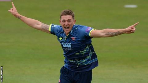 Harry Podmore in action for Kent