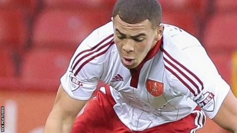 Che Adams