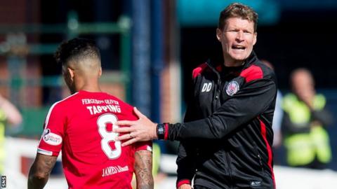 Darren Dods (right)