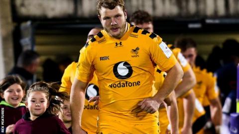 Joe Launchbury leads out Wasps