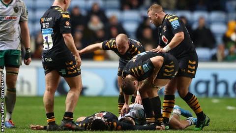 Northampton's Tom Collins and Wasps' Jacob Umaga both needed treatment after their collision at the Ricoh Arena