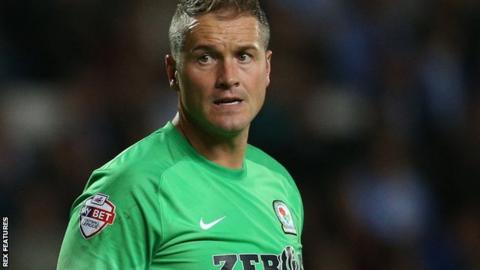 Paul Robinson: Burnley sign former England goalkeeper - BBC Sport