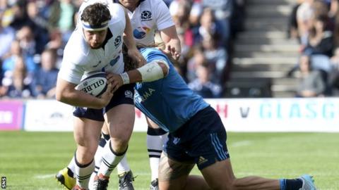 Alasdair Dickinson carries for Scotland