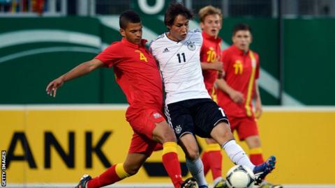 Theo Wharton (left).