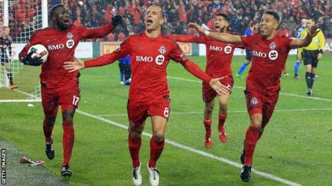 Substitute Benoit Cheyrou (second left) headed home a cross from Steven Beitashour for his goal