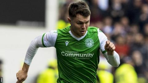 Glenn Middleton in action for Hibernian
