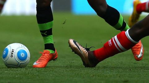 Rooney Believes Players Treated As 'Guinea Pigs' By British Government