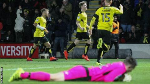 Matt Palmer (centre) celebrates