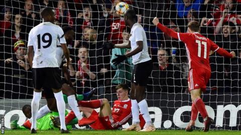 Wales 1 0 Trinidad And Tobago Ben Woodburn Scores Injury Time