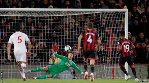 Stanislas scores late penalty