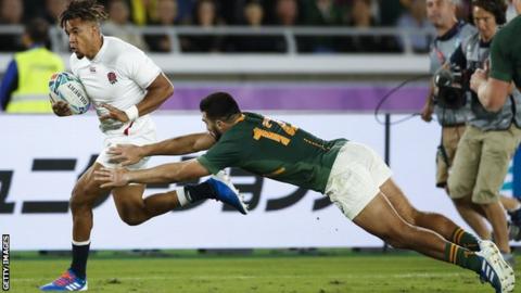 Anthony Watson runs with the ball