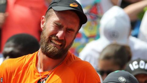 johnson steve french open emotional wins weeks death after father 25th seed