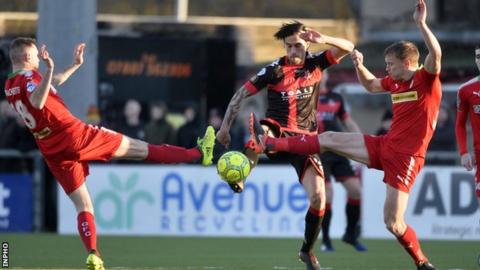 Cliftonville and Crusaders will battle for a place in the Irish Cup quarter-finals