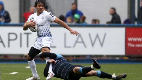 Isa Nacewa takes on the Cardiff Blues defence