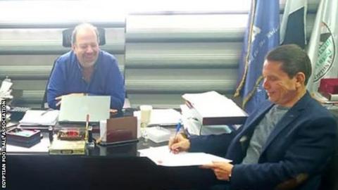 Eez Eldin Bahder (right) signs his contract