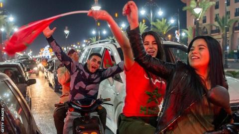 Moroccan fans celebrate the country's 2018 World Cup qualification