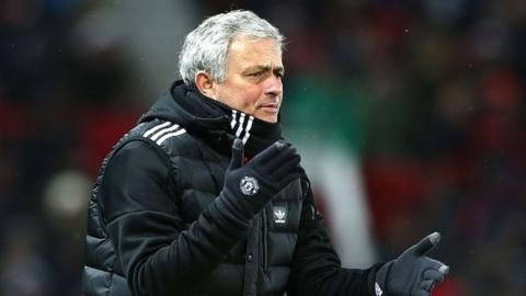 Jose Mourinho Manchester United [BBC] 무링유: 뇌가 있는 사람들은 팀이 과도기에 있다는 것을 알고 있다