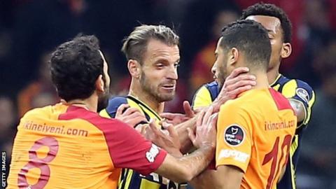 Galatasaray Fenerbahce Brawl Roberto Soldado Among Players Banned Galatasaray Fenerbahce Brawl Roberto Soldado Among Players Banned