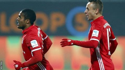 Douglas Costa