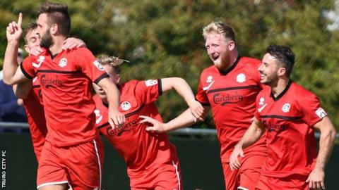 Truro City v Concord Rangers