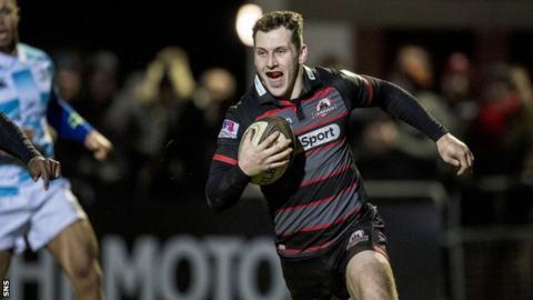 Mark Bennett races in to score a try for Edinburgh against Leinster