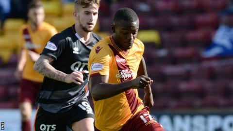Theo Robinson in action for Motherwell
