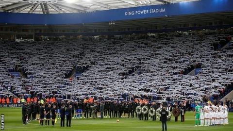 Fans paid tribute to Vichai Srivaddhanaprabha, who was among five people to lose their lives in a helicopter crash, before kick-off
