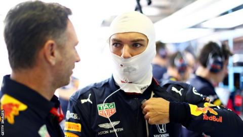 Christian Horner chats to Pierre Gasly