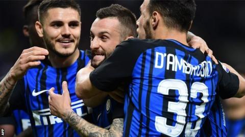 Inter Milan players celebrate