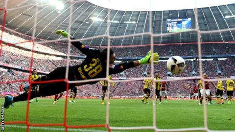 Robert Lewandowski has scored 25 Bundesliga goals this season