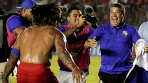Panama coach Hernan Dario Gomez (in blue) also guided his native Colombia to the 1998 World Cup as well as Ecuador four years later