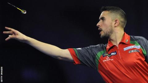Jamie Lewis beat Daryl Gurney in a deciding set at the PDC World Darts Championship