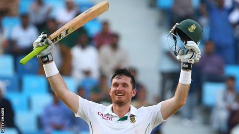 Graeme Smith celebrates scoring a century for South Africa