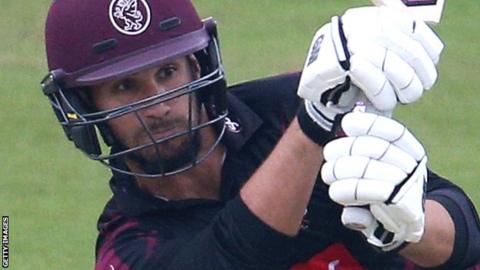 Lewis Gregory batting for Somerset