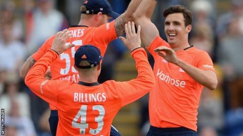 Steven Finn replaced by Liam Plunkett in England squad for ... - 480 x 270 jpeg 21kB