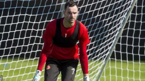 Aberdeen goalkeeper Joe Lewis