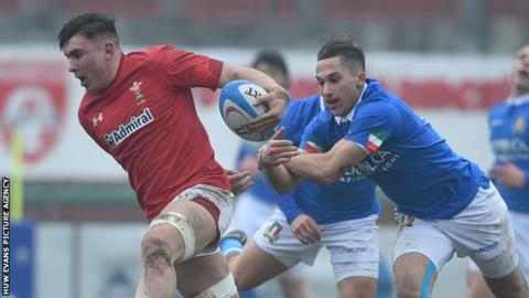 Taine Basham scores a second try