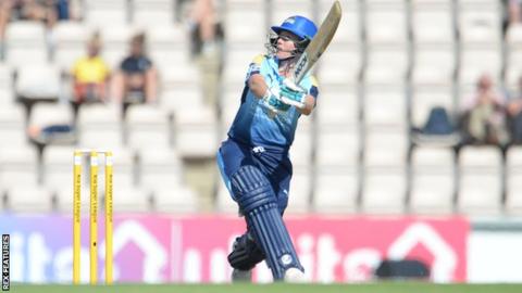 Beth Mooney batting for Yorkshire Diamonds
