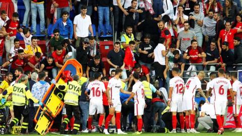 Sevilla fans