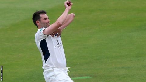 Tim Murtagh bowling for Middlesex