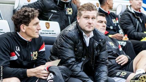 Karl Robinson